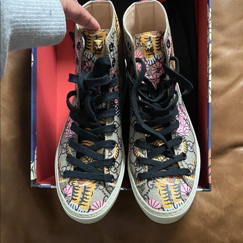GUCCI - Picture 3 of 9